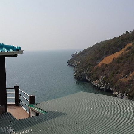 Yellow House Koh Sichang Exterior foto